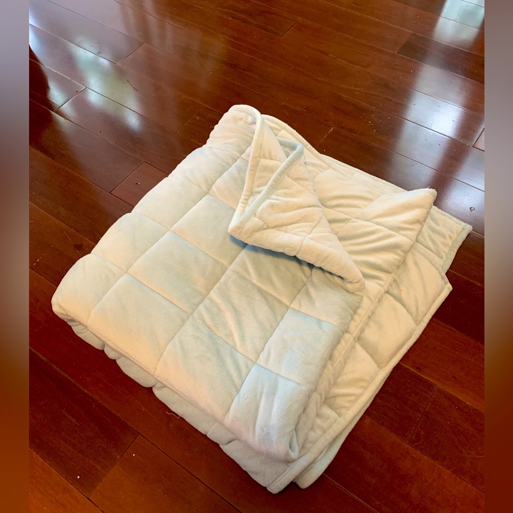 Oodie Weighted Blanket (light blue)